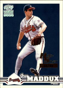 2000 Pacific Paramount - Holo-Silver #24 Greg Maddux  Front