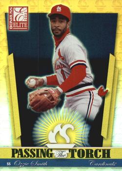 2002 Donruss Elite - Passing the Torch #PT-13 Ozzie Smith  Front