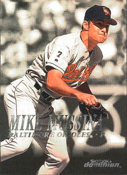 2000 SkyBox Dominion #48 Mike Mussina Front