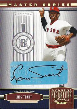 2005 Donruss Signature - Autograph Gold Master Series #28 Luis Tiant Front