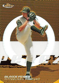 2005 Finest - Refractors Gold #101 Oliver Perez Front