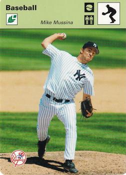 2005 Leaf - Sportscasters 50 Green Fielding-Ball #30 Mike Mussina Front