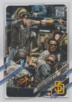 2021 Topps #1 Fernando Tatis Jr. Front