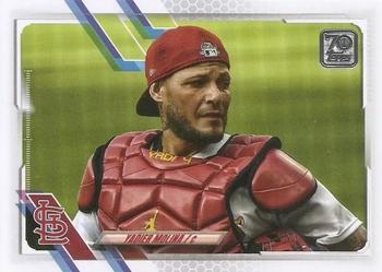 2021 Topps #207 Yadier Molina Front