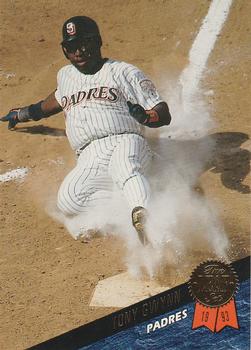 1993 Leaf #28 Tony Gwynn Front