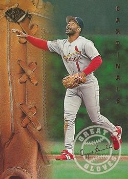 1995 Leaf - Great Gloves #13 Ozzie Smith  Front