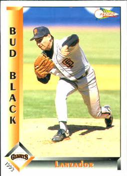 1993 Pacific Spanish #267 Bud Black Front