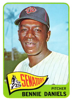 1965 Topps #129 Bennie Daniels Front