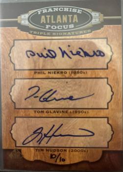 2012 SP Signature Edition - Franchise Focus Signatures Triple #ATL Tom Glavine / Tim Hudson / Phil Niekro Front