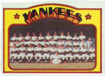 1972 Topps #237 New York Yankees Front