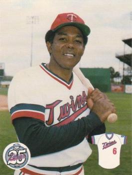 1986 Minnesota Twins #4 Tony Oliva Front