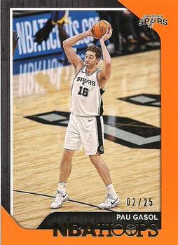 2018-19 Hoops - Orange #33 Pau Gasol Front