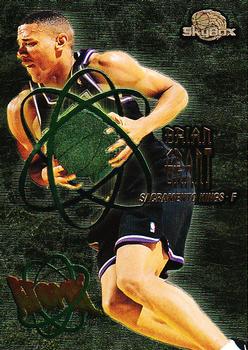1995-96 SkyBox Premium - Atomic #A12 Brian Grant Front