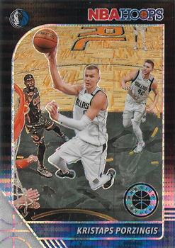 2019-20 Hoops Premium Stock - Prizms Black Pulsar #40 Kristaps Porzingis Front