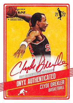 2021-22 Onyx Vintage - Red Signatures #VACD Clyde Drexler Front