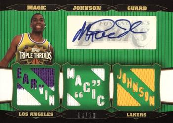 2006-07 Topps Triple Threads - Relics Autographs Emerald #TTRA-84 Magic Johnson Front