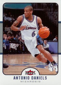 2006-07 Fleer #200 Antonio Daniels Front