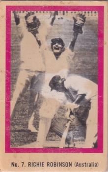 1974 Sunicrust Cricket #7 Richie Robinson Front