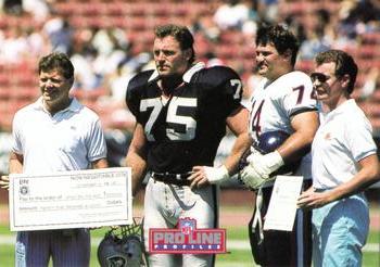 1992 Pro Line Profiles #393 Howie Long Front