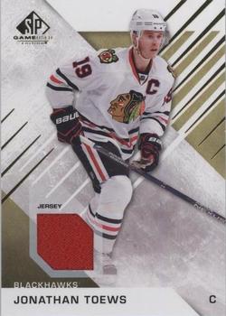 2016-17 SP Game Used - Gold Material #18 Jonathan Toews Front