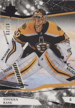 2017-18 Upper Deck Ultimate Collection - Onyx #32 Tuukka Rask Front