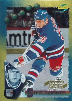 1994-95 Score - Gold Line Punched #40 Steve Larmer Front