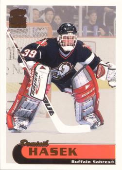 1999-00 Pacific Paramount - Gold #28 Dominik Hasek Front