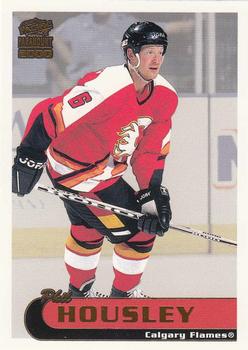 1999-00 Pacific Paramount - Gold #39 Phil Housley Front