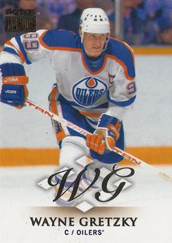 2013-14 Fleer Showcase - SkyBox Premium #1 Wayne Gretzky Front