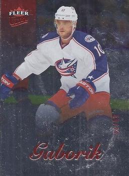 2013-14 Fleer Showcase - Ultra Red Medallion #34 Marian Gaborik Front