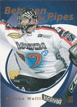 2006-07 Cardset Finland - Between the Pipes Gold #11 Sinuhe Wallinheimo Front