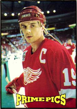 1993 The Sports Card Review & Value Line Prime Pics #6 Steve Yzerman Front