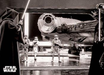 2018 Topps Star Wars: A New Hope Black & White #111 Drawing an Audience Front
