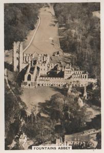 1939 Pattreiouex Senior Service Cigarettes Britain from the Air #20 Fountains Abbey Front