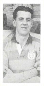 1954 Chix Confectionery Scottish Footballers #19 Bobby Howitt Front