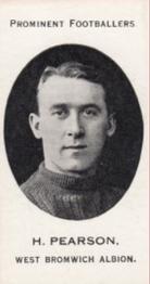 1913 Taddy & Co. Prominent Footballers Series 3 #NNO Hubert Pearson Front
